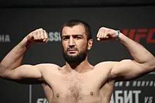 Абубакар Нурмагомедов проиграл бразильцу дос Сантосу на турнире UFC в Лас-Вегасе