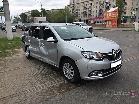 После ДТП с «КамАЗом» четверо волгоградцев отправились в больницу