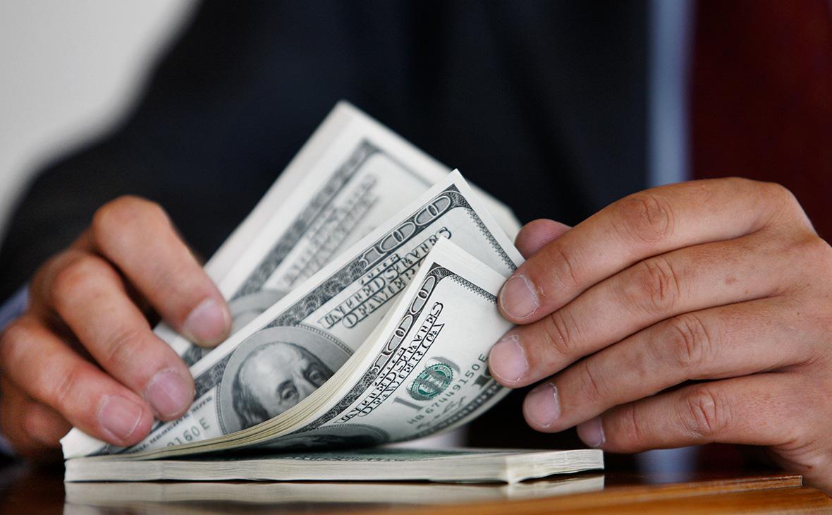 Финансист Голубовский назвал риски хранения наличных долларов