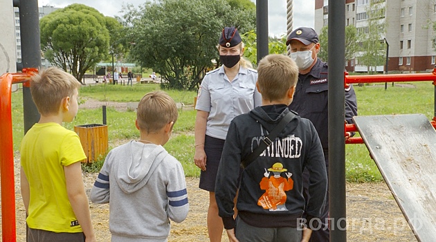 И велосипедистам, и пешеходам на заметку: акция «Безопасный двор» проходит в микрорайонах Вологды