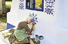 90-летняя бабуля вручную разрисовывает чешские дома