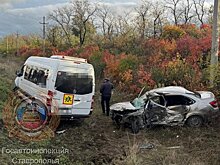 Микроавтобус с детьми столкнулся с легковым автомобилем в российском регионе