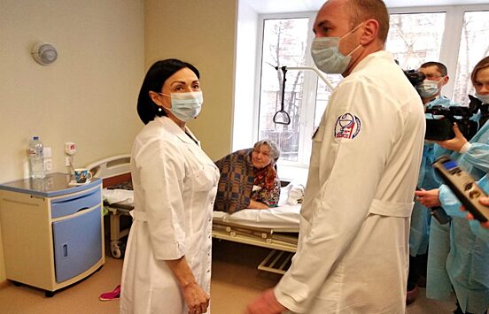 Мэр Челябинска посмотрела Первую больницу, что ремонтируют уже два года