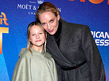 Ума Турман с младшей дочерью впервые за долгое время вместе появились на премьере