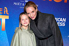 Ума Турман с младшей дочерью впервые за долгое время вместе появились на премьере