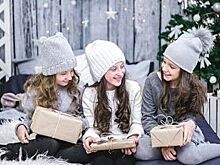 Игровая приставка, сервиз и золотой зуб. Что дети заказывают Деду Морозу