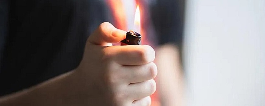 В Петербурге подросткам запретят покупать зажигалки и газовые баллончики