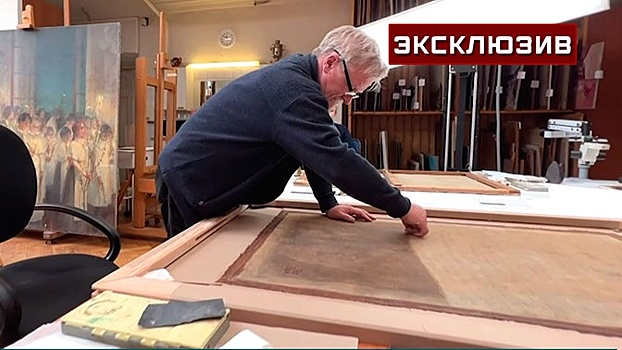 В Русском музее показали процесс реставрации поврежденных из-за украинской ракеты картин