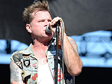 Фронтмен Junkyard скончался от рака спустя две недели после свадьбы