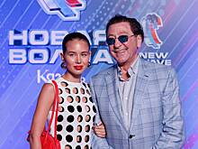 Невеста Лепса описала первый поцелуй с 63-летним певцом