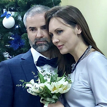 Елена Ксенофонтова вышла замуж за импозантного мужчину