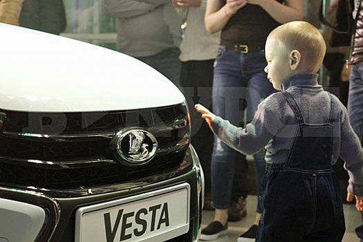 Продажи LADA Vesta остановились