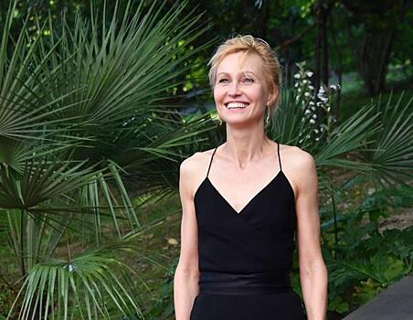 Веселый девичник: Бондарчук и Дапкунайте попозировали без макияжа