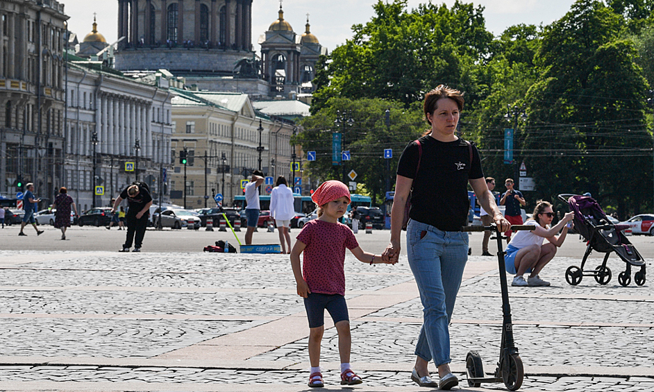 34 процента выделили Санкт-Петербург, оценив его инфраструктуру, а также возможности получить образование и построить карьеру