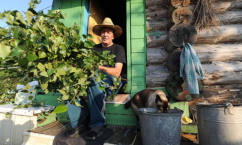 Эксперты говорят, что основными причинами вот уже который год становятся снижение доходов, исчезновение среднего класса, проблемы с транспортной доступностью.