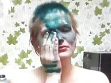 МВД по Красноярскому краю ищет мужчину, который избил беременную девушку