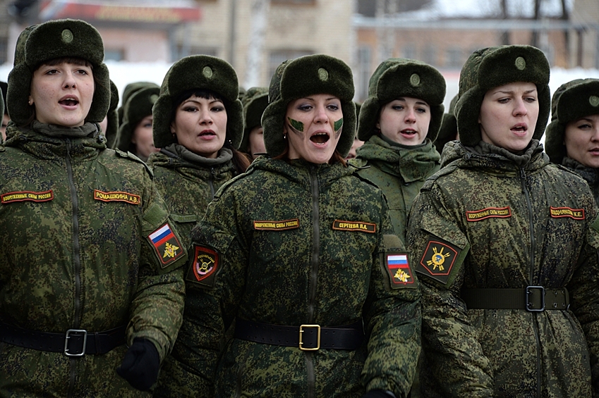 Девушки в Вооруженных силах РФ