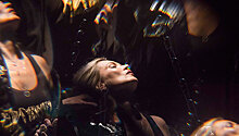 Кейт Мосс, Джоан Смоллс и Сильвия Хукс в новой съемке Mert & Marcus