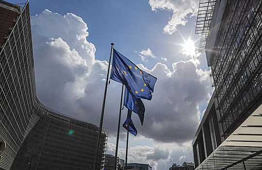 Какое  влияние на курсы валют окажет согласованный ЕС новый пакет санкций?