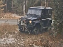 В Свердловской области водитель внедорожника протаранил несколько камер-треног