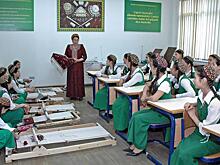 В Туркмении закрывают русские школы, сменив Москву на Анкару