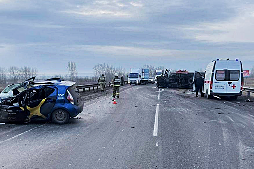 Под Красноярском пассажир такси погибла в столкновении с грузовиком