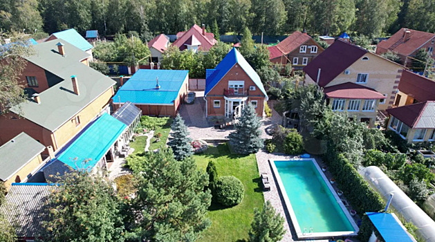 Под Курганом за 18 миллионов рублей продают коттедж с 15-метровым бассейном