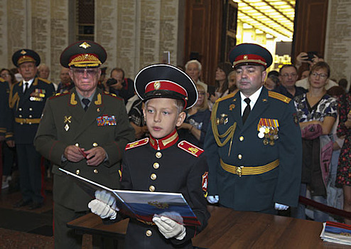 Московские суворовцы произнесли слава клятвы