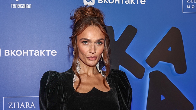 «Бабкины балахоны». Алена Водонаева оценила стиль Анны Семенович