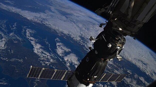 Астронавты из США и Японии вышли в открытый космос для работы на МКС