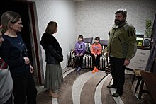 Учредитель «Первого русского» Константин Малофеев посетил многодетную семью в Луганске