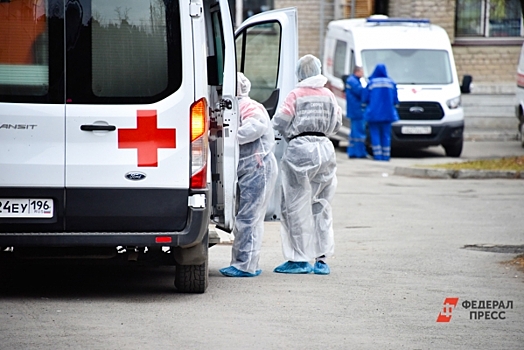 Суд наказал женщину, которая не пропустила скорую с больным ребенком в Петербурге