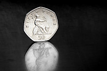 Британский минфин планирует выпустить новые монеты в честь Brexit