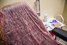 Российский гинеколог заявила о риске заразиться венерическим заболеванием в салоне красоты
