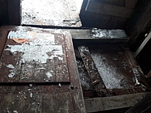 В центре Архангельске жильцы ветхого дома сутки были заложниками потопа