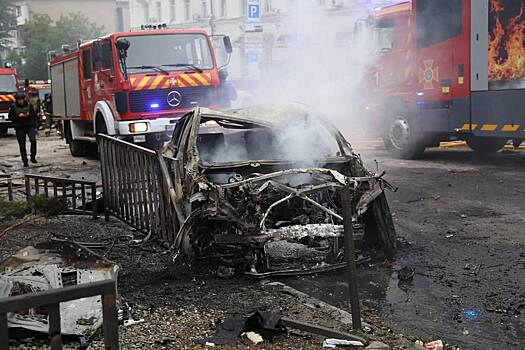 В центре Днепропетровска начался пожар после ударов дронов
