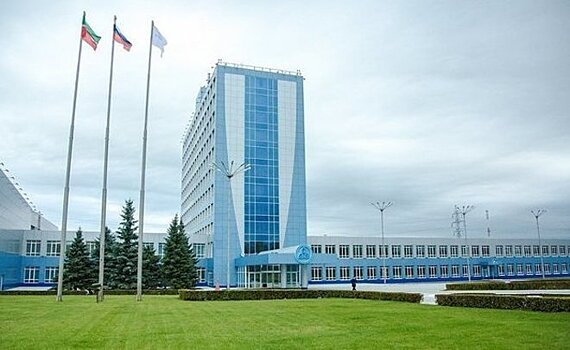 "Нижнекамскнефтехим" прогнозирует рост продаж каучуков на 17% и падение продаж пластиков на 3%