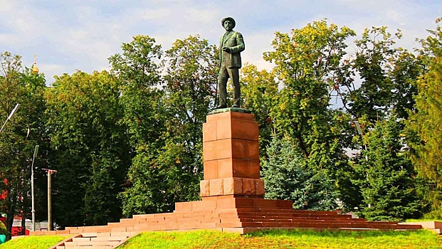 27 октября – 165 лет со дня рождения известного селекционера Ивана Мичурина