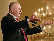 Жириновский призвал власти закрыть КПРФ