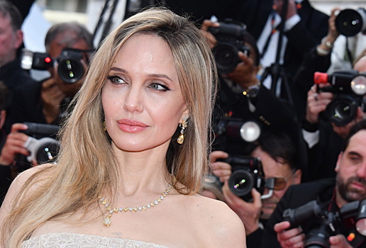 «Вместо Tomahawk»: в России высмеяли визит Джоли в Херсон