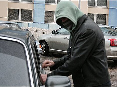 В Уфе злоумышленник избил ветерана и украл у него 5 млн рублей