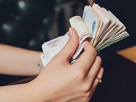 Финансист Бахтин: россиянам в ближайшем будущем не стоит ждать кредитов под 10%