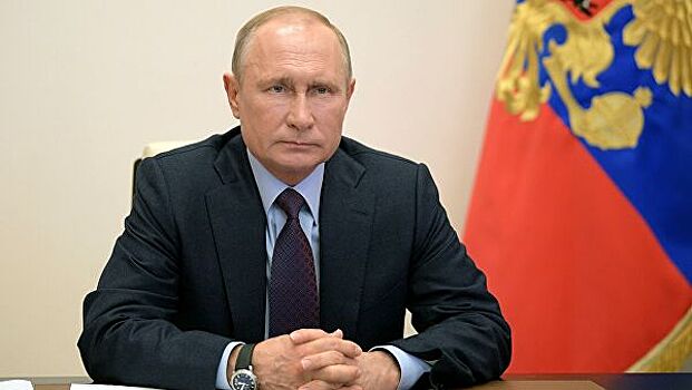 Путин поручил ускорить выплаты социальным НКО