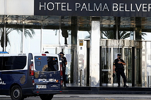 Британец покусал полицейского и напал на постояльцев отеля на популярном курорте