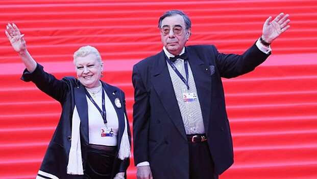 Мошенники подделали подпись жены Баталова