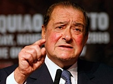 Боб Арум обрушился с критикой на НВО: Там заправляет профан!