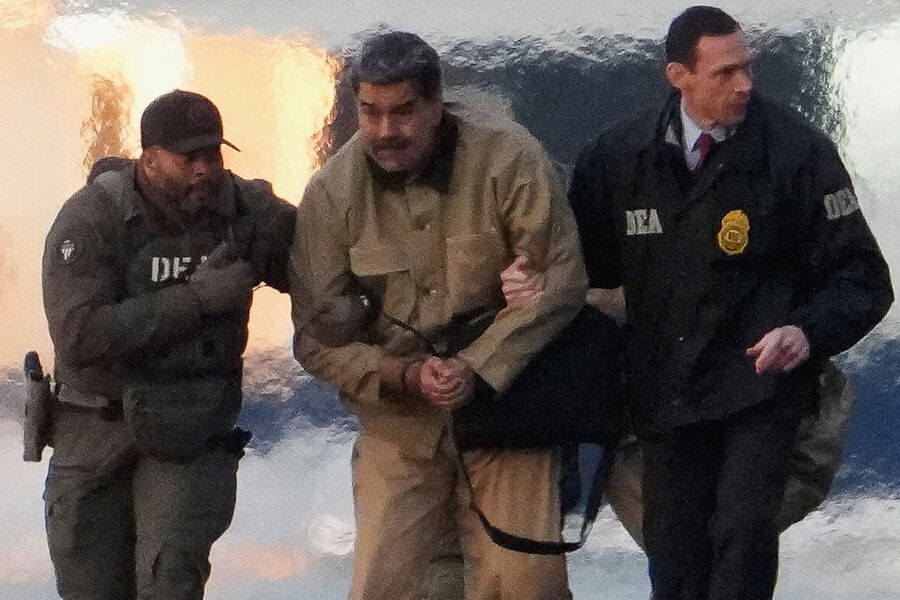 Посол Мелик-Багдасаров: Россия готова рассмотреть просьбу о предоставлении убежища Мадуро