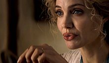 Анджелина Джоли в образе блондинки появилась в трейлере фильма «Питер Пэн и Алиса в стране чудес»