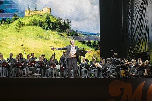 Фестиваль "Горький +" Евгения Миронова добрался до Москвы