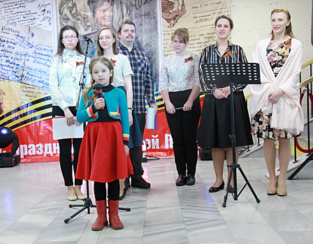 В Ясеневе прошел вечер «Поём вместе фронтовые песни»